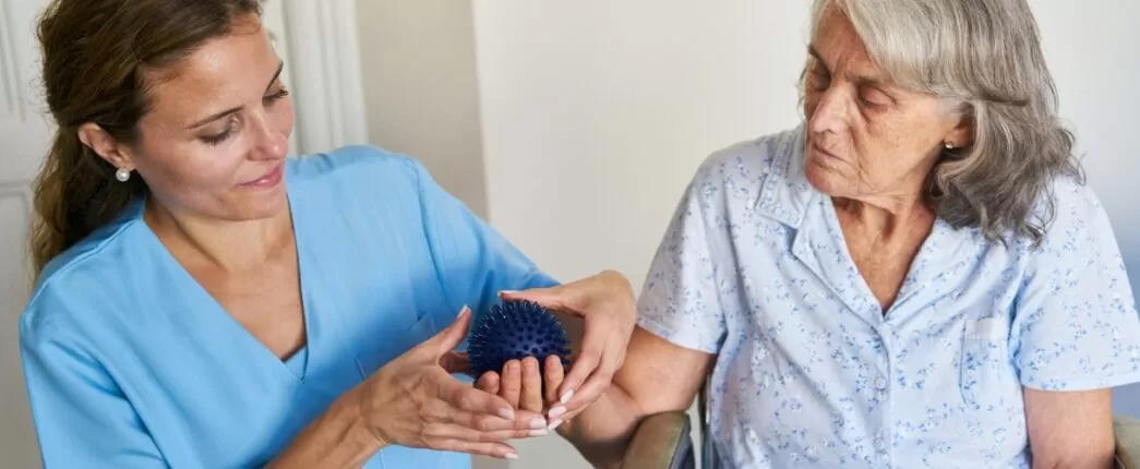 occupational-therapy-in-home-assisted-living-facility